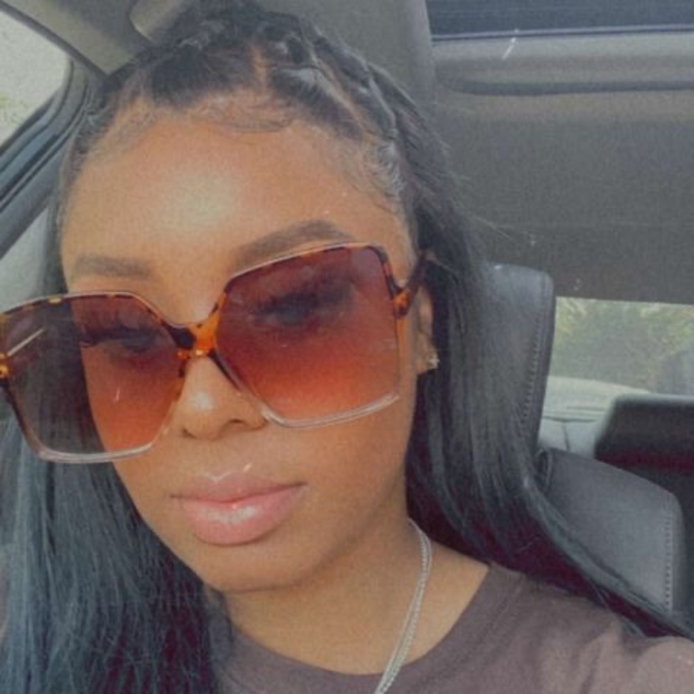 Meet your Posher, Bre-shea